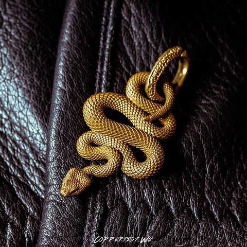 Coppertist.Wu Brass Metal Snake Pendant Necklace Men Vintage Handmade Fashion Key Chain Original Design Animal Keychain Pendants