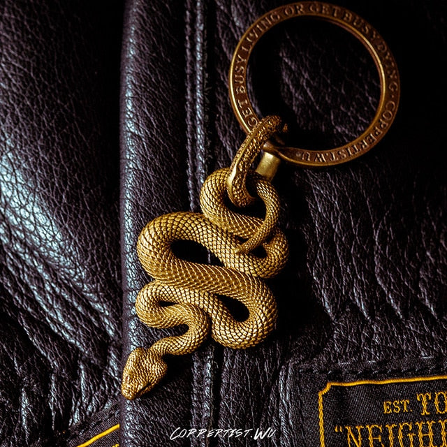 Coppertist.Wu Brass Metal Snake Pendant Necklace Men Vintage Handmade Fashion Key Chain Original Design Animal Keychain Pendants